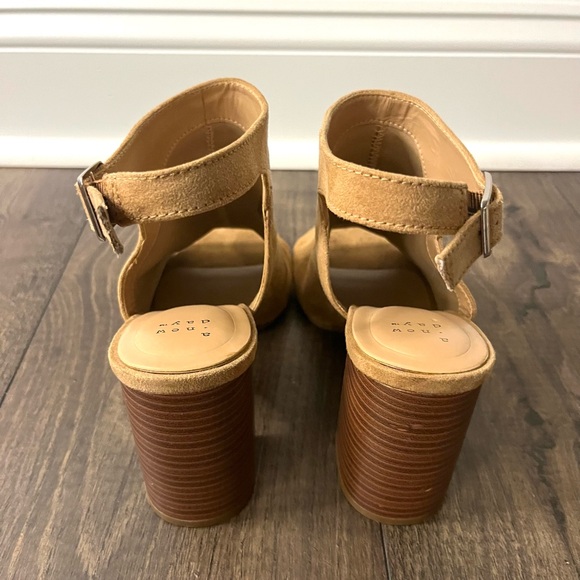 A NEW DAY - Tan Suede Open Toe Heels - Women’s Size 8 - Picture 2 of 7